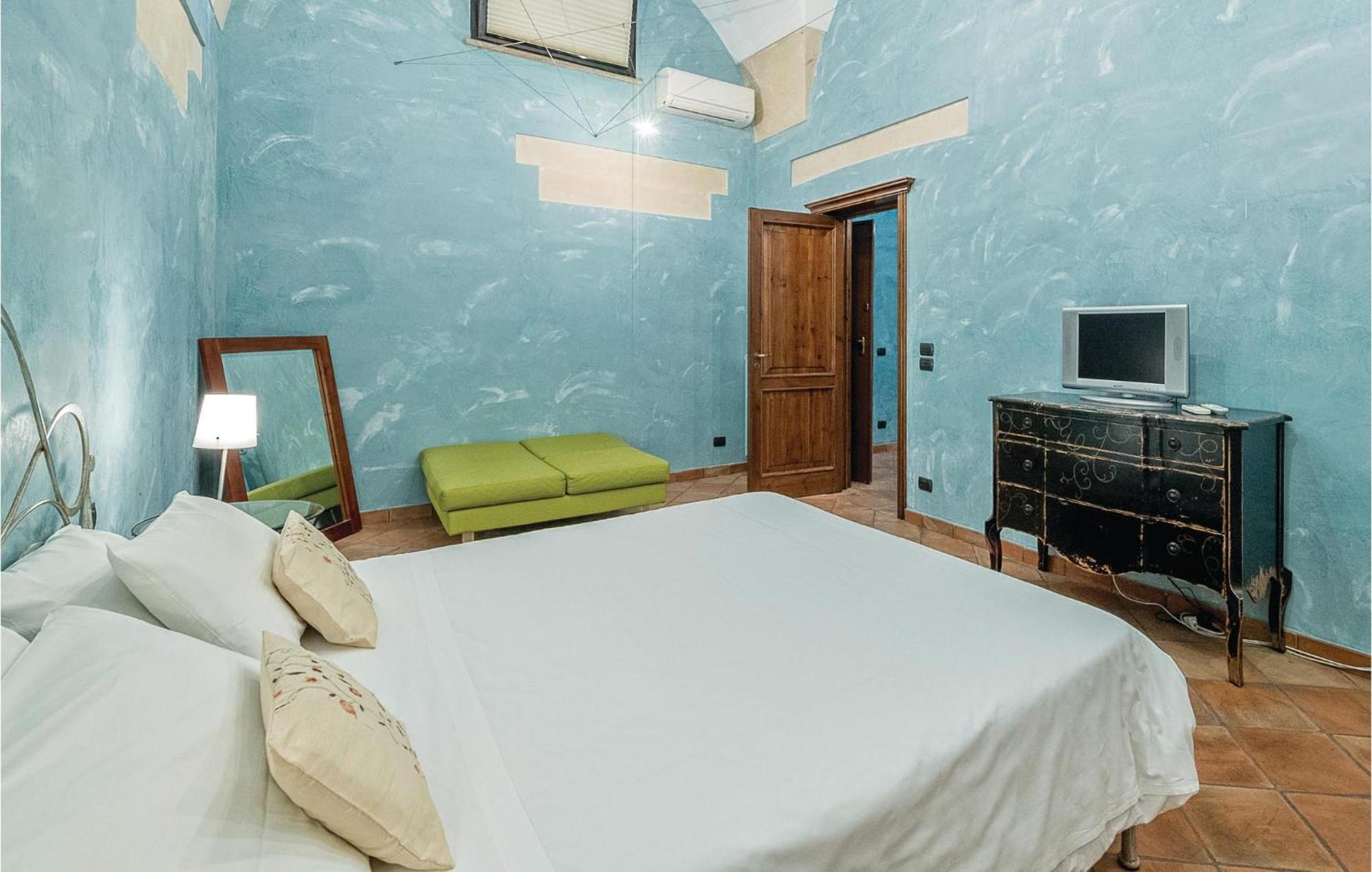 1 Bedroom Awesome Apartment In Lecce Le ภายนอก รูปภาพ